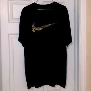 XXL men’s Nike dry-fit tee